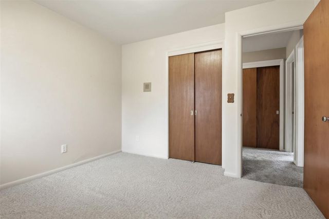 827 Park Ridge Drive, Eau Claire, WI 54703