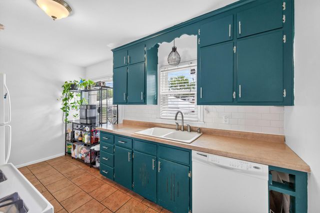 4806 Fremont Avenue N, Minneapolis, MN 55430