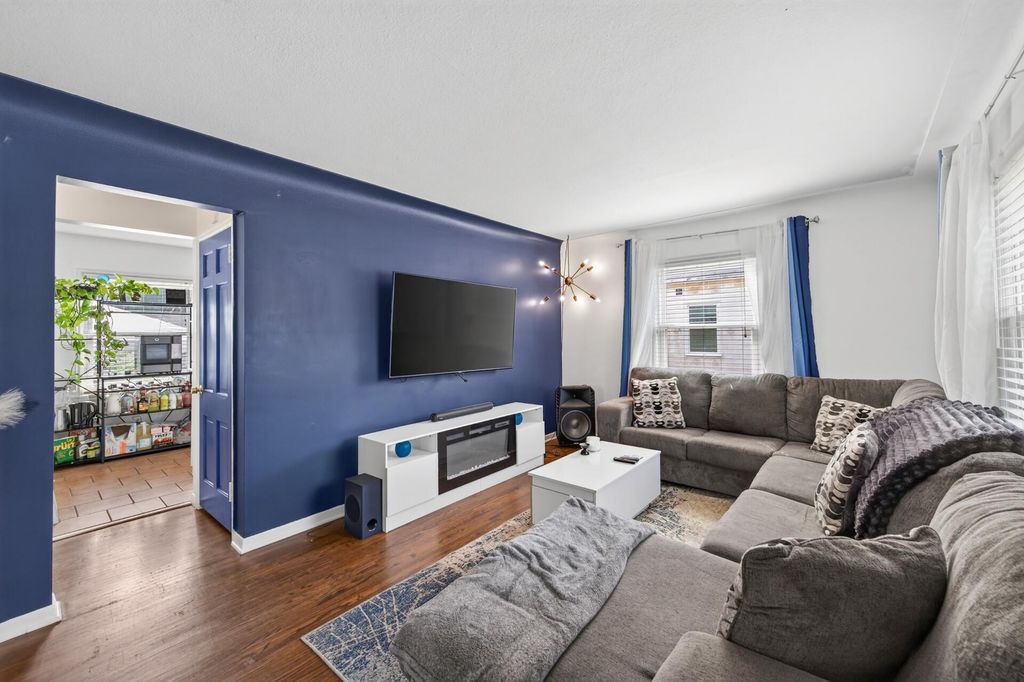 4806 Fremont Avenue N, Minneapolis, MN 55430 — photo 2