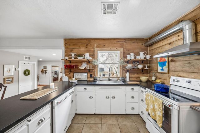 506 E Sixth Street, Brenham, TX 77833