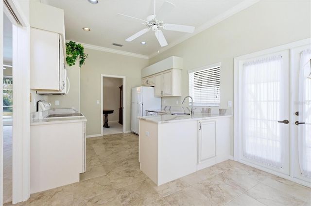 6820 AVENIDA MARBELLA, Sarasota, FL 34238