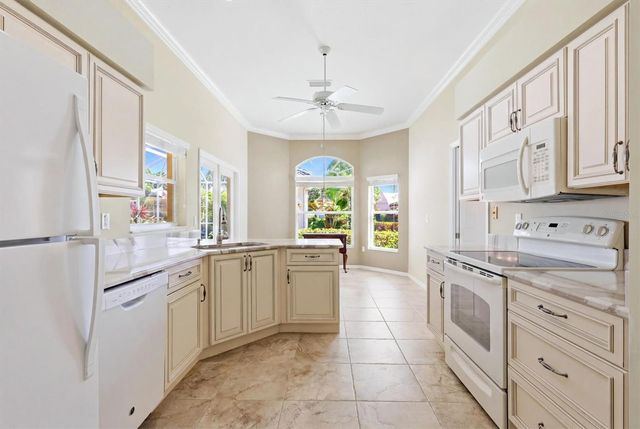 6820 AVENIDA MARBELLA, Sarasota, FL 34238