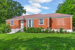 1749 Memorial Dr, Clarksville, TN 37043