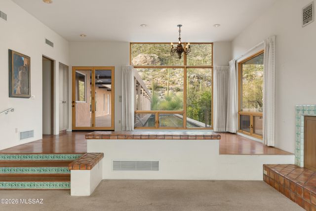 7001 N Ina Place, Tucson, AZ 85718