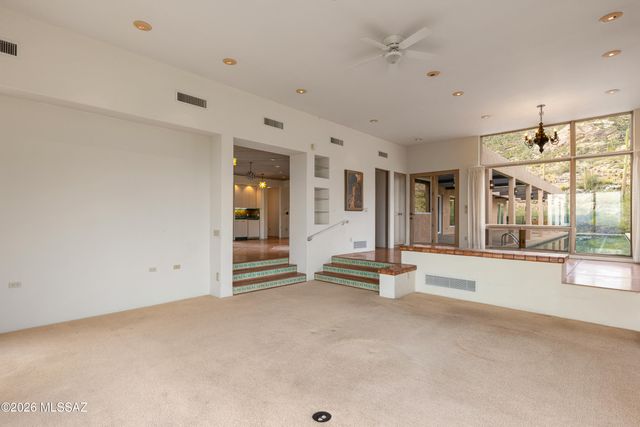 7001 N Ina Place, Tucson, AZ 85718