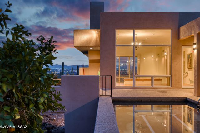 7001 N Ina Place, Tucson, AZ 85718