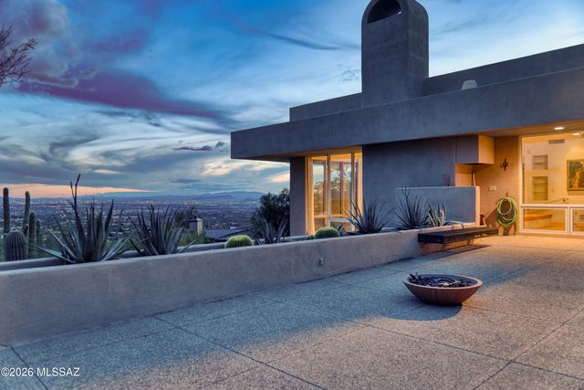 7001 N Ina Place, Tucson, AZ 85718