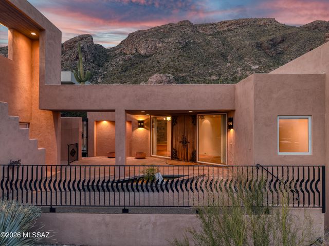 7001 N Ina Place, Tucson, AZ 85718