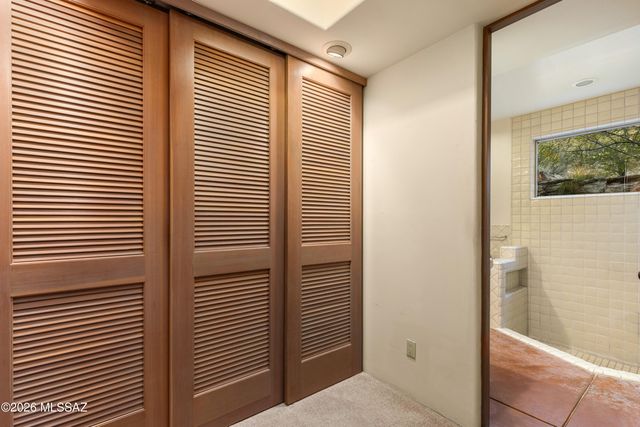 7001 N Ina Place, Tucson, AZ 85718