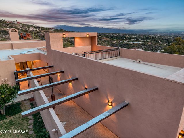 7001 N Ina Place, Tucson, AZ 85718