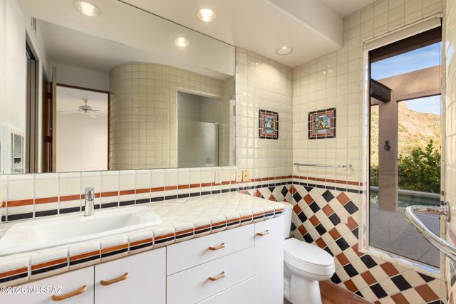 7001 N Ina Place, Tucson, AZ 85718