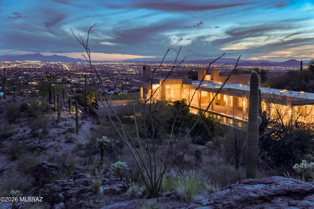 7001 N Ina Place, Tucson, AZ 85718