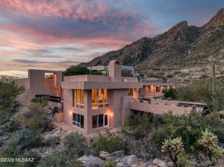 7001 N Ina Place, Tucson, AZ 85718