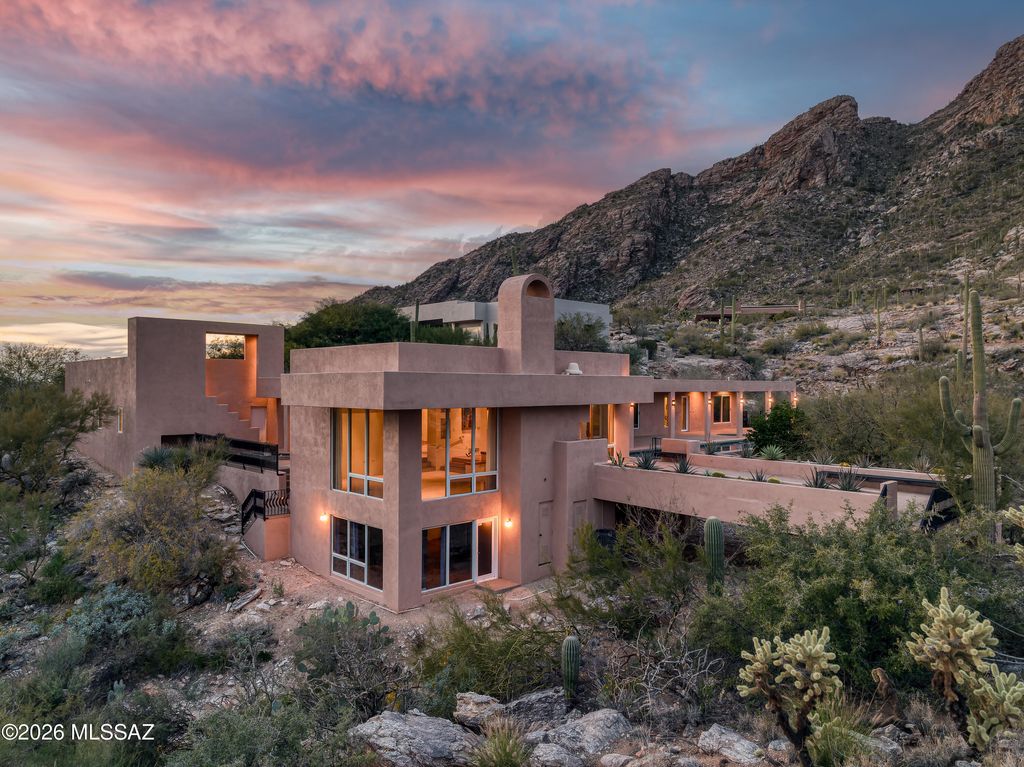 7001 N Ina Place, Tucson, AZ 85718