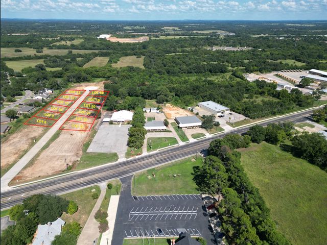 215 Central Park Court, Athens, TX 75751