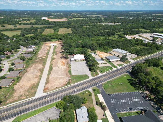 215 Central Park Court, Athens, TX 75751