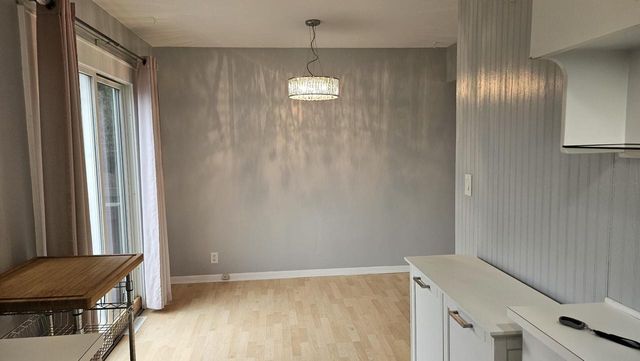 2353 S 77th STREET, West Allis, WI 53219