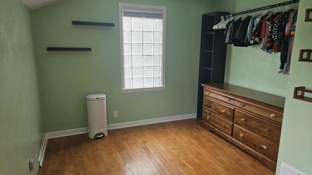 2353 S 77th STREET, West Allis, WI 53219