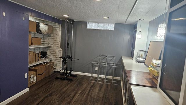 2353 S 77th STREET, West Allis, WI 53219