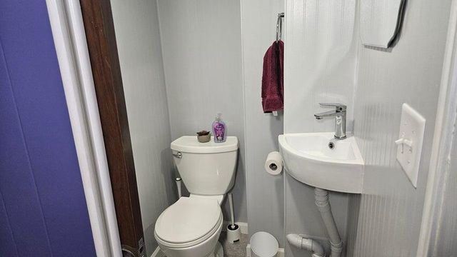 2353 S 77th STREET, West Allis, WI 53219