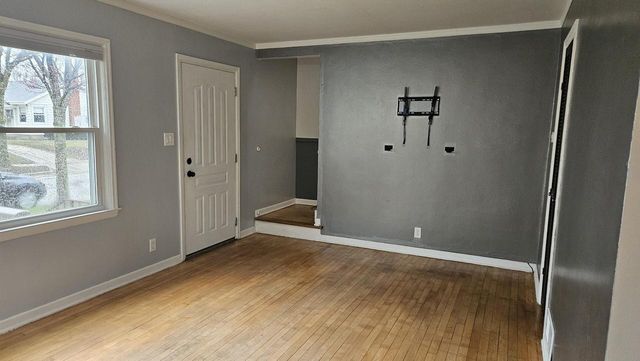 2353 S 77th STREET, West Allis, WI 53219