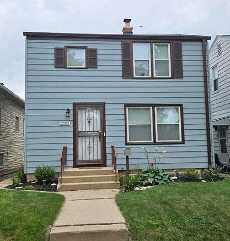 2353 S 77th STREET, West Allis, WI 53219