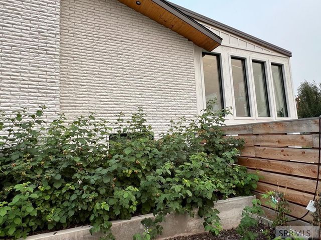 460 Rolling Hills Drive, Rexburg, ID 83440