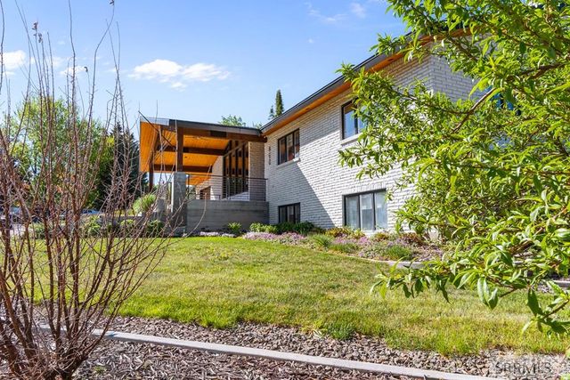 460 Rolling Hills Drive, Rexburg, ID 83440