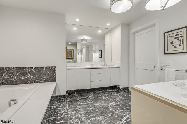 616 S Orange Ave, Skyhouse 4 SH4, Maplewood Twp., NJ 07040