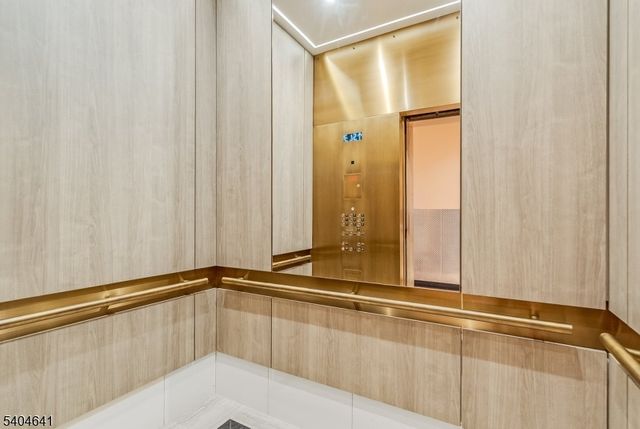 616 S Orange Ave, Skyhouse 4 SH4, Maplewood Twp., NJ 07040