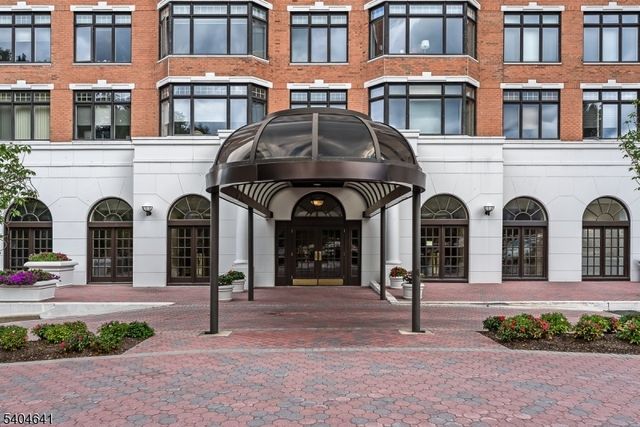 616 S Orange Ave, Skyhouse 4 SH4, Maplewood Twp., NJ 07040