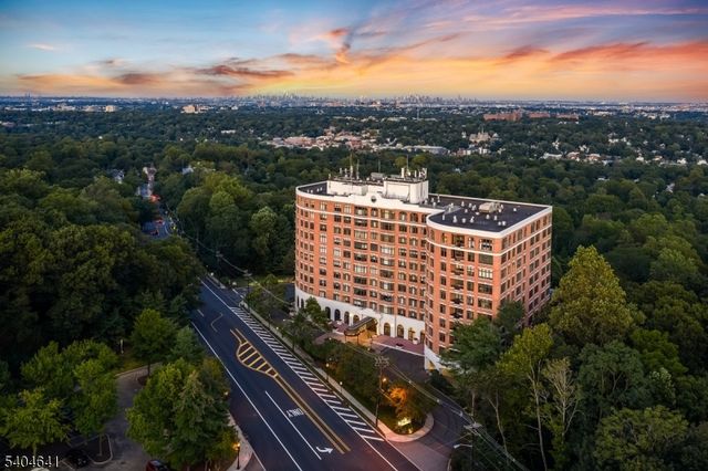 616 S Orange Ave, Skyhouse 4 SH4, Maplewood Twp., NJ 07040