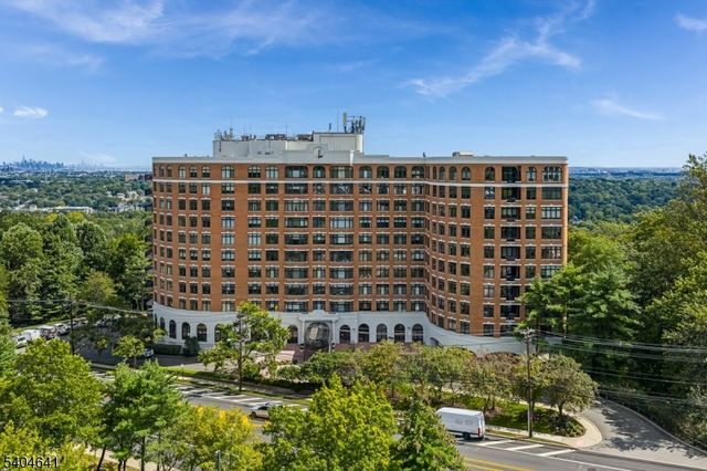 616 S Orange Ave, Skyhouse 4 SH4, Maplewood Twp., NJ 07040