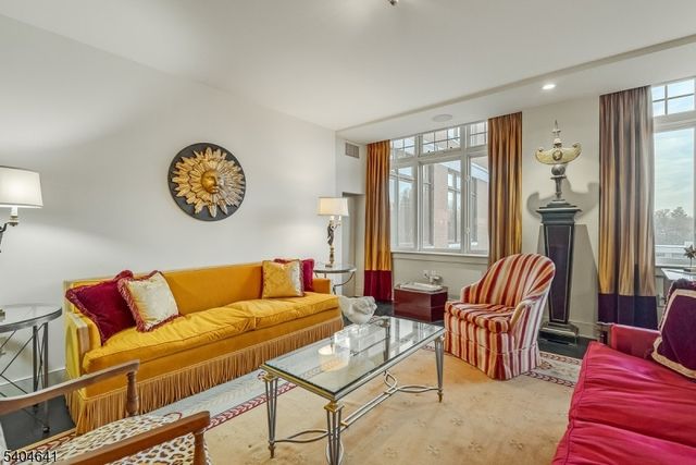 616 S Orange Ave, Skyhouse 4 SH4, Maplewood Twp., NJ 07040