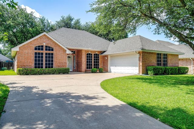133 Sunny Meadows Drive, Burleson, TX 76028