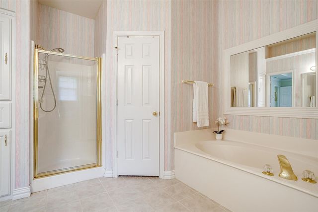 133 Sunny Meadows Drive, Burleson, TX 76028