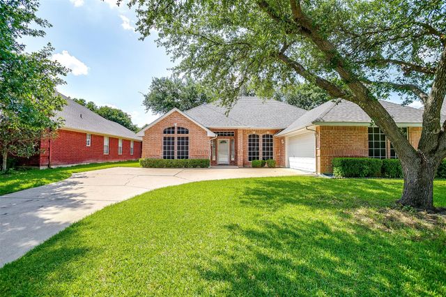 133 Sunny Meadows Drive, Burleson, TX 76028