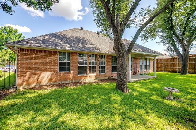 133 Sunny Meadows Drive, Burleson, TX 76028