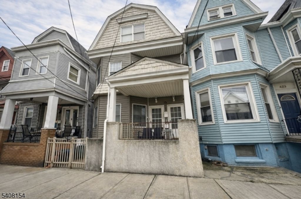 425 Cleveland Ave, Harrison Town, NJ 07029