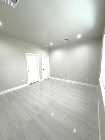 105 NORTH BOULEVARD E, Davenport, FL 33837