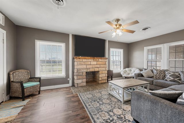 5787 E FM 485, Cameron, TX 76520