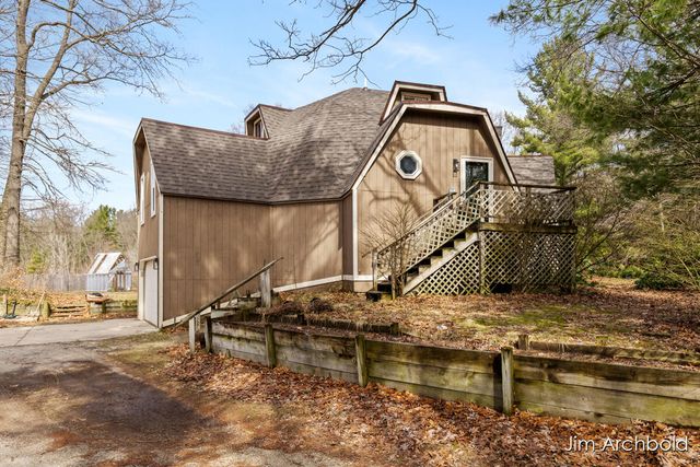 2447 Roberts Road, Muskegon, MI 49445
