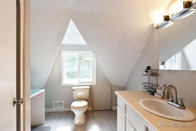 2447 Roberts Road, Muskegon, MI 49445