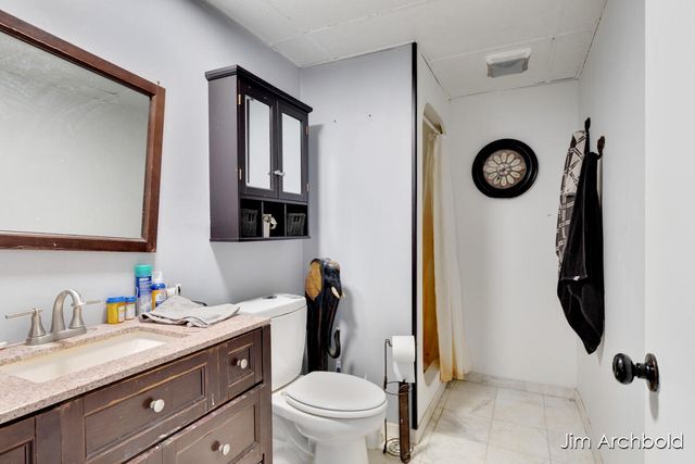 2447 Roberts Road, Muskegon, MI 49445