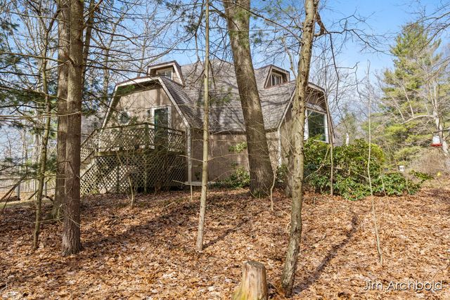2447 Roberts Road, Muskegon, MI 49445