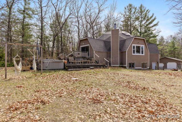 2447 Roberts Road, Muskegon, MI 49445