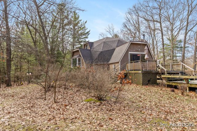 2447 Roberts Road, Muskegon, MI 49445