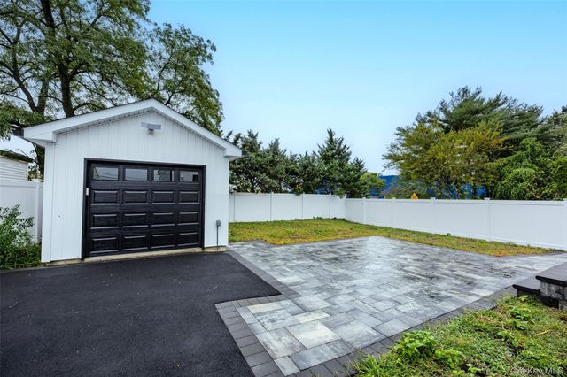 19 Nevada Street, Hicksville, NY 11801