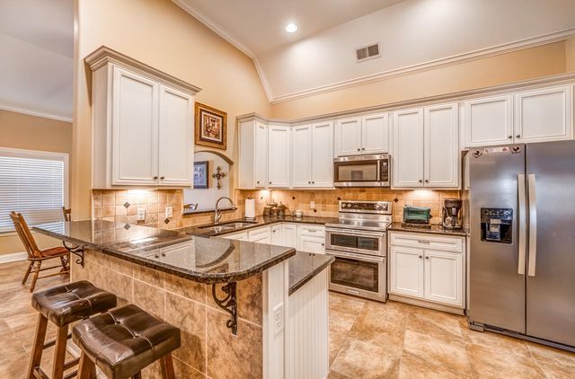 420 ST ANDREWS DR, Oakland, TN 38060