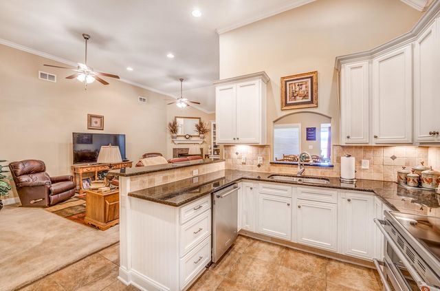 420 ST ANDREWS DR, Oakland, TN 38060